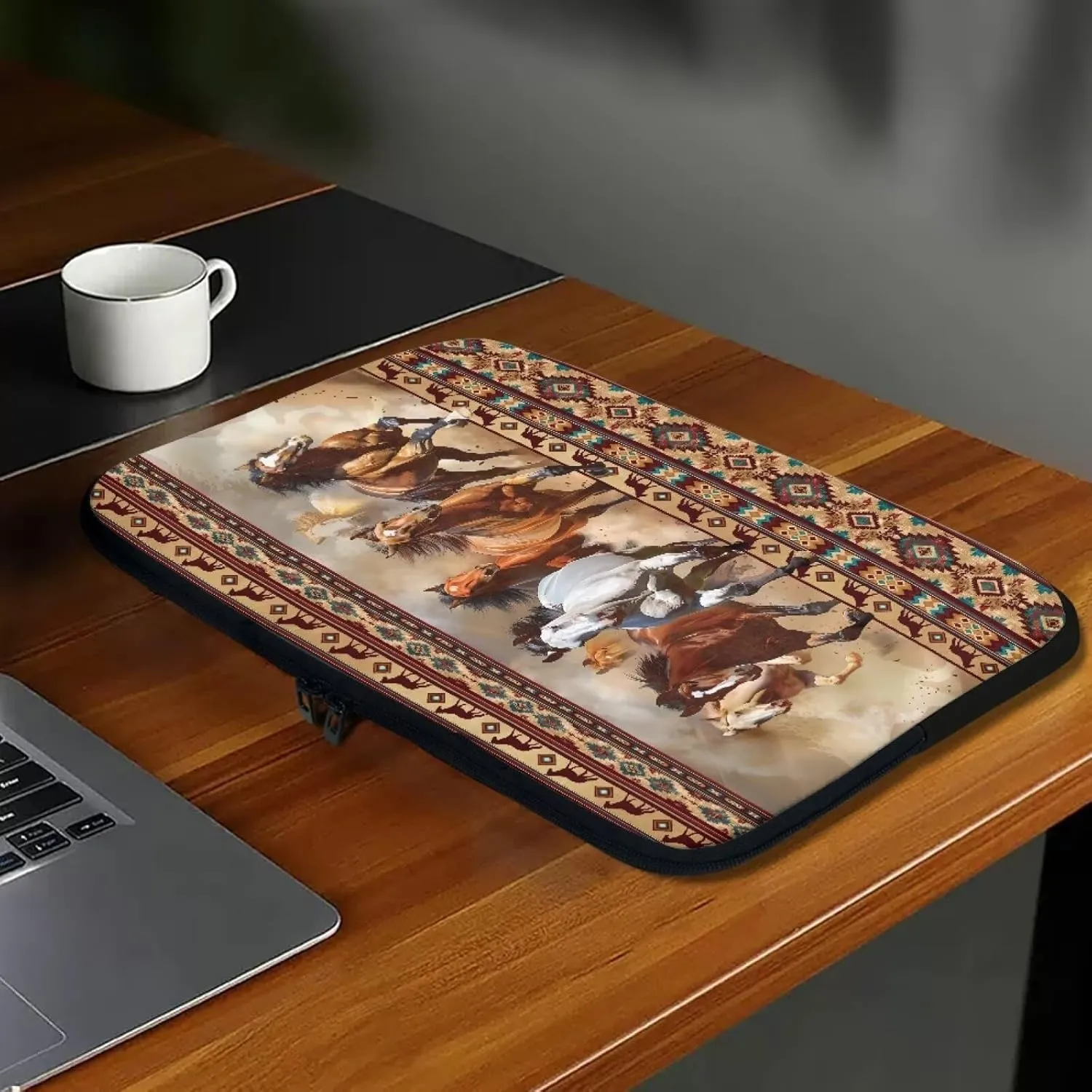 17 Inch Brown Horse Tribe Art Native American Geometric Print Computer Bag, Zip Laptop Protector Notebook Carrying Case Protective Computer Bags for Women Men College