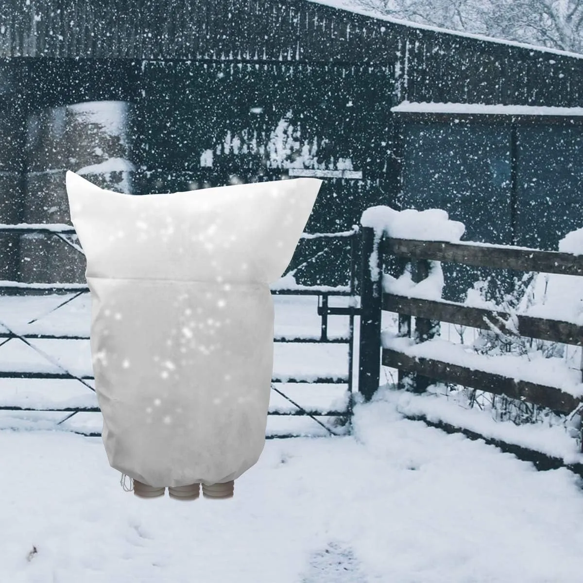 3pcs Winter Plant Protection Cover Bags Warm Frost Cloth Blanket Polypropylene Garden Fabric Protecting Fruit Tree Potted Plants (31.5" x 39.4", 3 PCS)