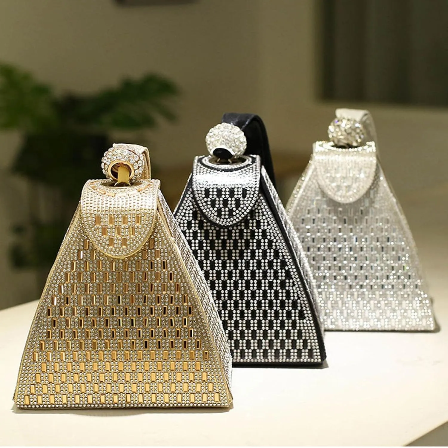 Crystal Pyramid Handbag, Rhinestones Luxury Evening Bags Fashion Evening Handbag Purse Cocktail Engagement Triangle Bag (Silver)