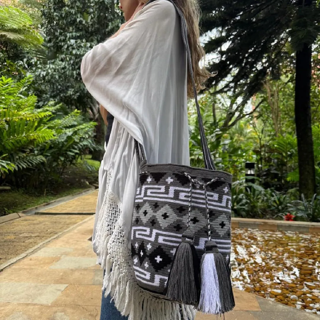 Handmade Large Wayuu bag, Colombian mochila wayuu. Ancient and precious piece of art made by indigenous, Black and white bag. Exclusive and unique design. Shoulder or crossbody crocheted bag. Gift ready!