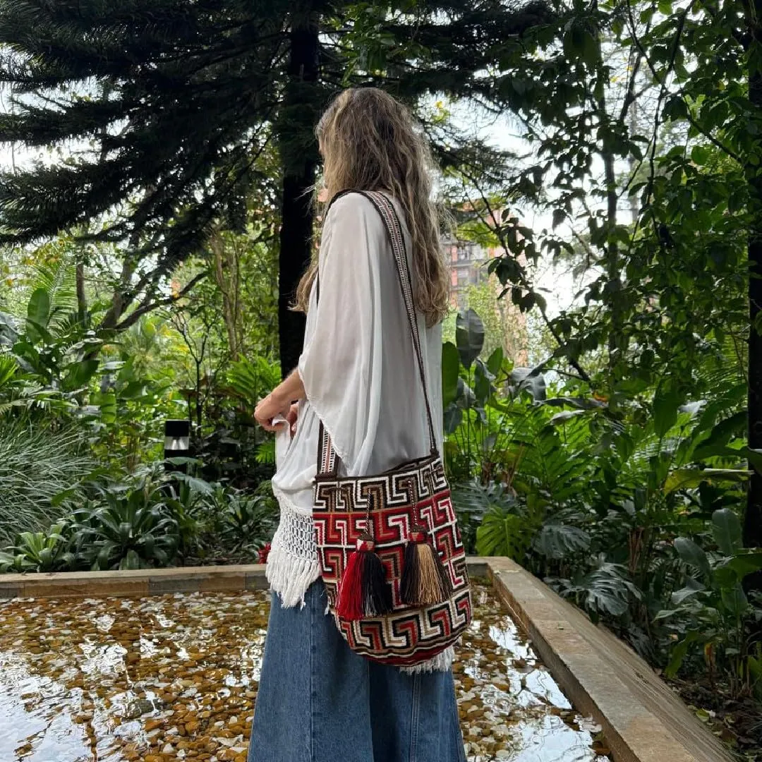 Handmade Large Wayuu bag, Colombian mochila wayuu. Ancient and precious piece of art made by indigenous. Exclusive and unique design. Shoulder or crossbody crocheted bag. Gift ready!