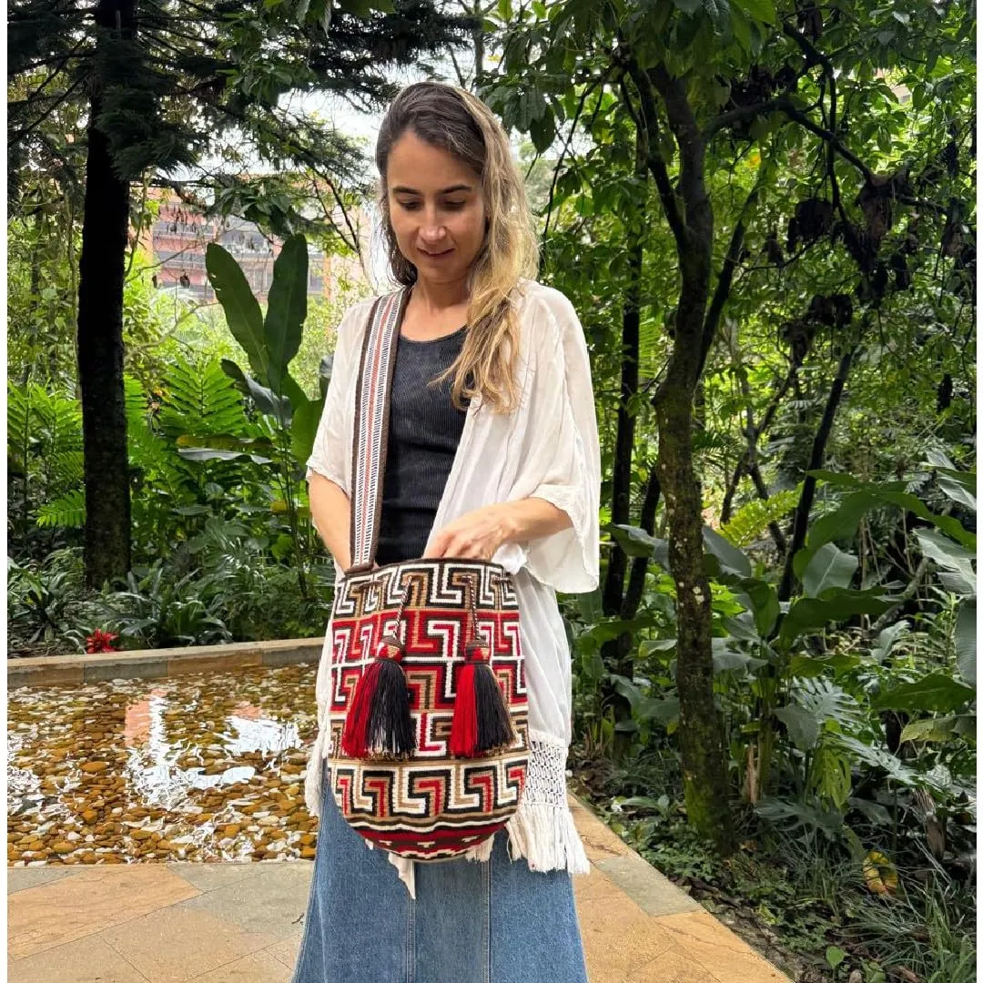 Handmade Large Wayuu bag, Colombian mochila wayuu. Ancient and precious piece of art made by indigenous. Exclusive and unique design. Shoulder or crossbody crocheted bag. Gift ready!