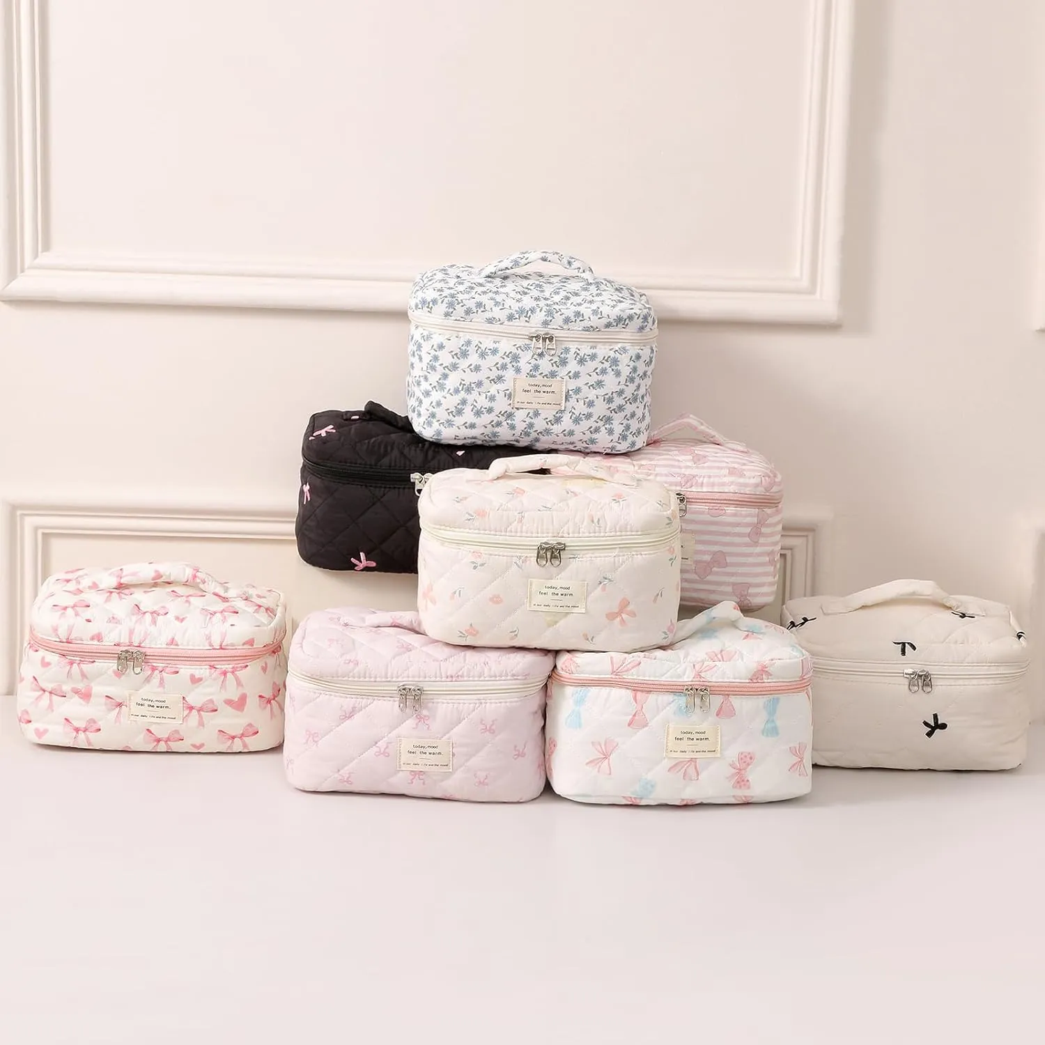 Large Quilted Makeup Bag for Women and Girls, Cute Coquette Floral Cotton Cosmetic Bag, Aesthetic Travel Organized Toiletry Bags (08Small pinkbows)