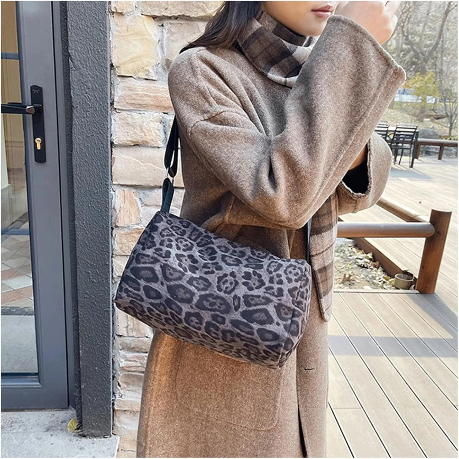 Leopard Purse Cheetah Print Shoulder Bag Fuzzy Hobo Purse with Adjustable Strap Y2K Aesthetic Underarm Bag