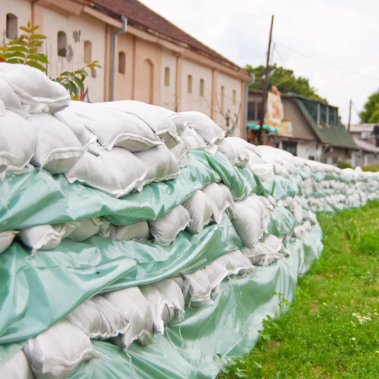 Nuenen 200 Pcs Empty Sandbags Heavy Duty Sand Bags with Ties Woven Polypropylene Sand Bags Bulk for Flooding 16 x 26 Inches Sandbag Flood Protection for Emergency Hurricane Supplies(White)