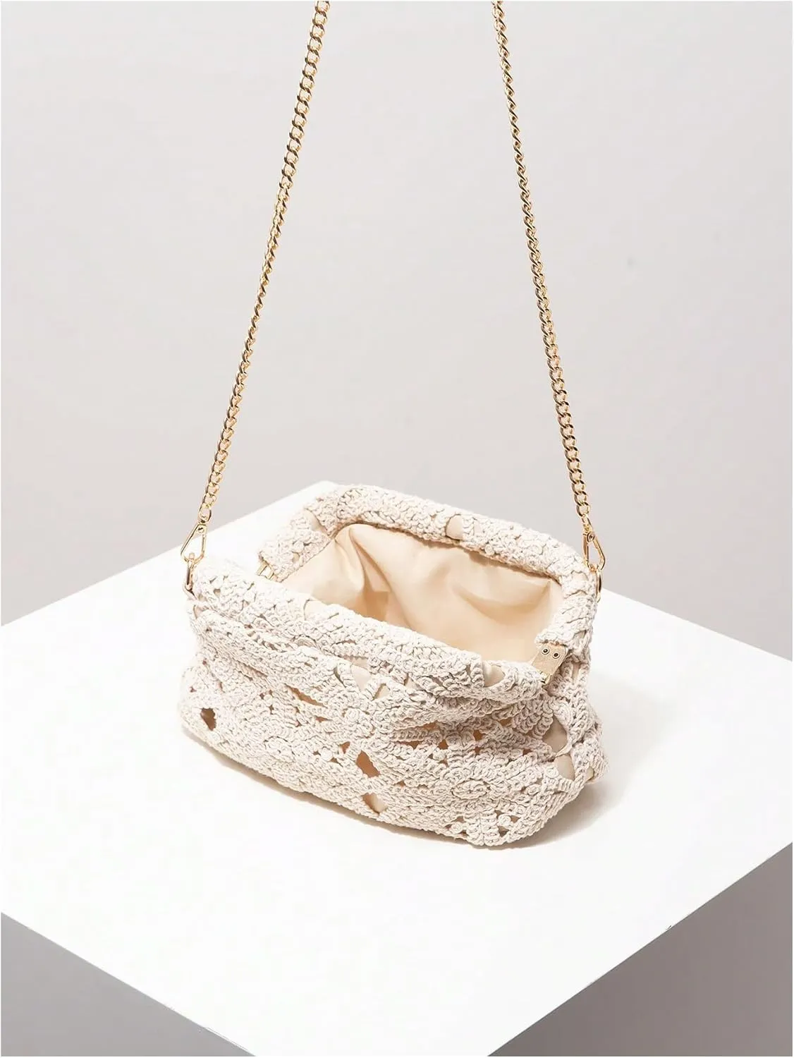 OYOANGLE Women's Crochet Chain Shoulder Bag Kiss Lock Boho Clutch Purse Handbags Woven Beach Crossbody Bags