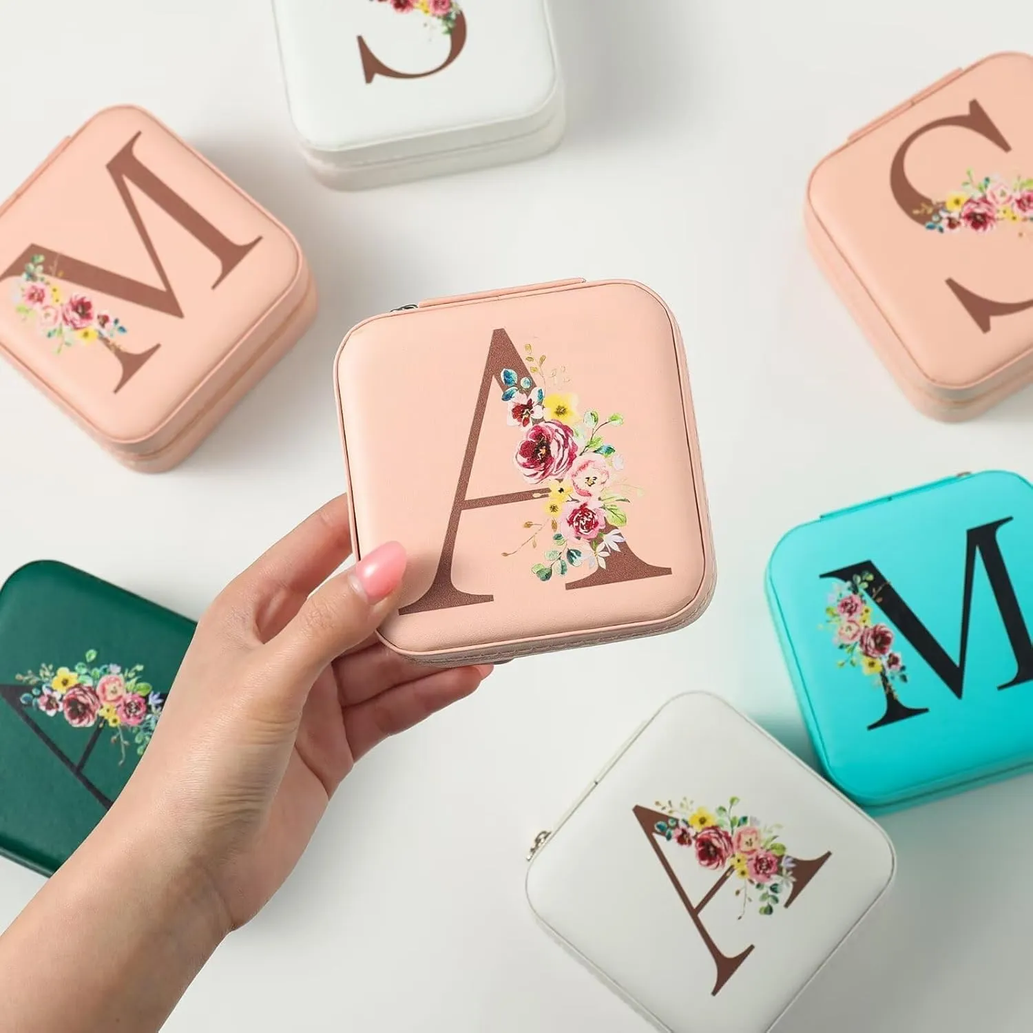 Parima Granddaughter Gifts - Granddaughter Birthday Gifts, Personalized Gifts for Granddaughter, Pink Initial Travel Jewelry Case Jewelry Box - Letter W, Pink