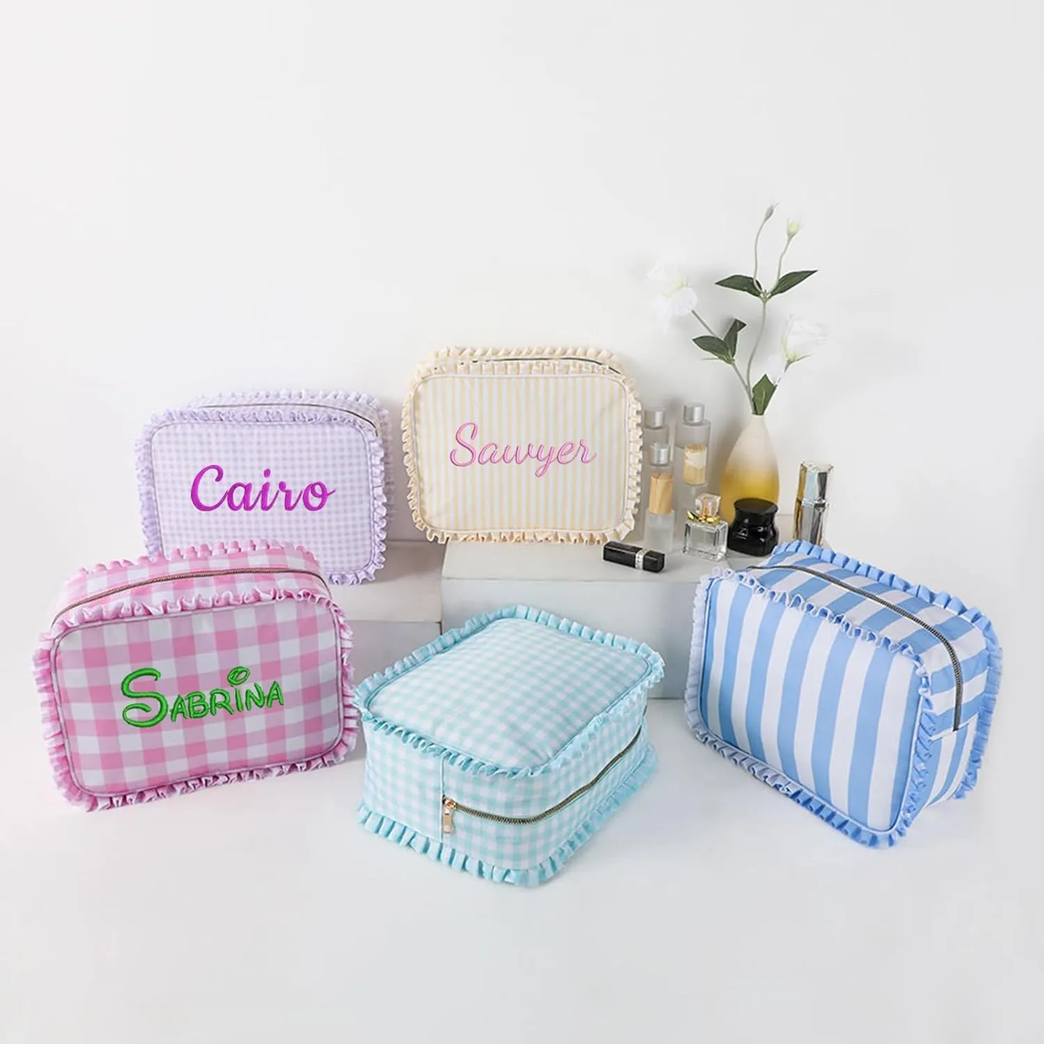 Personalized makeup bags, embroidered names, custom toiletry bags, bridesmaid proposal gifts, bachelorette party favors, wedding supplies, bridesmaid gifts (Purple)