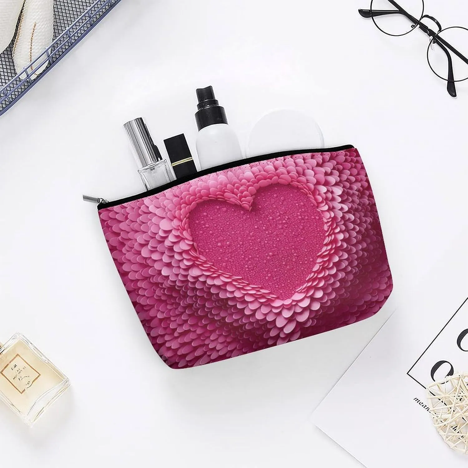 Pink Texture Makeup Bag,Portable Cosmetic Bag,Large Capacity Travel Toiletry Bag,Personalised for Women Geometric Heart Travel Makeup Bag with Zipper