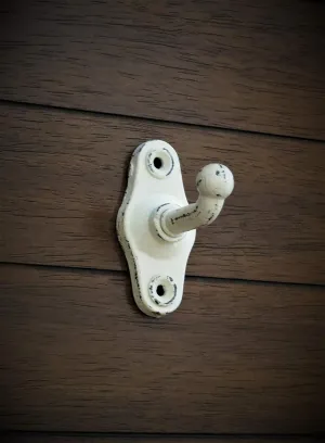 Simple Small Wall Hook/Cast Iron Hanger/Antique White or Pick Color/Distressed Rustic Style/For Bathroom Towels, Keys, Robes, Purses