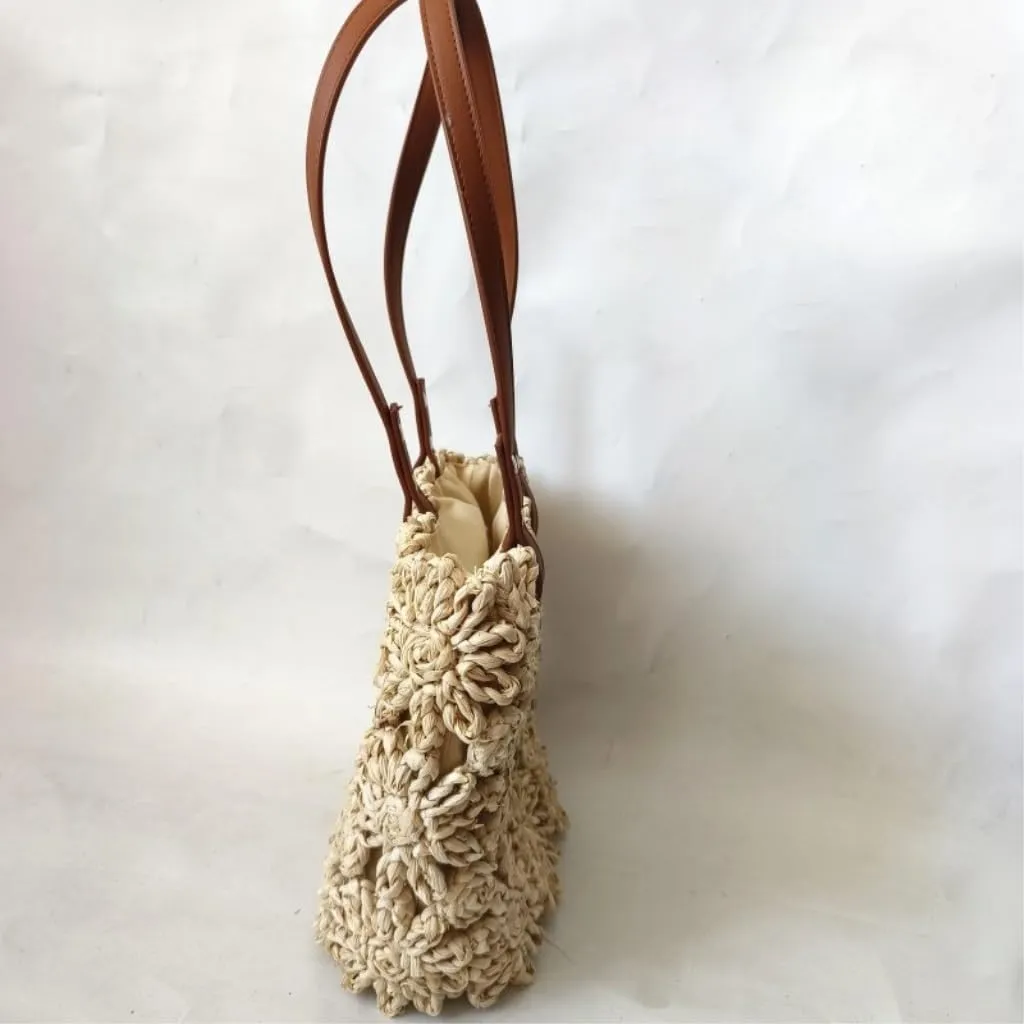 Straw Bag New Hand-woven Straw Bag Hollow Bucket Bag Corn Husk Braid Sewn Handbag In Stock Straw Beach Bag
