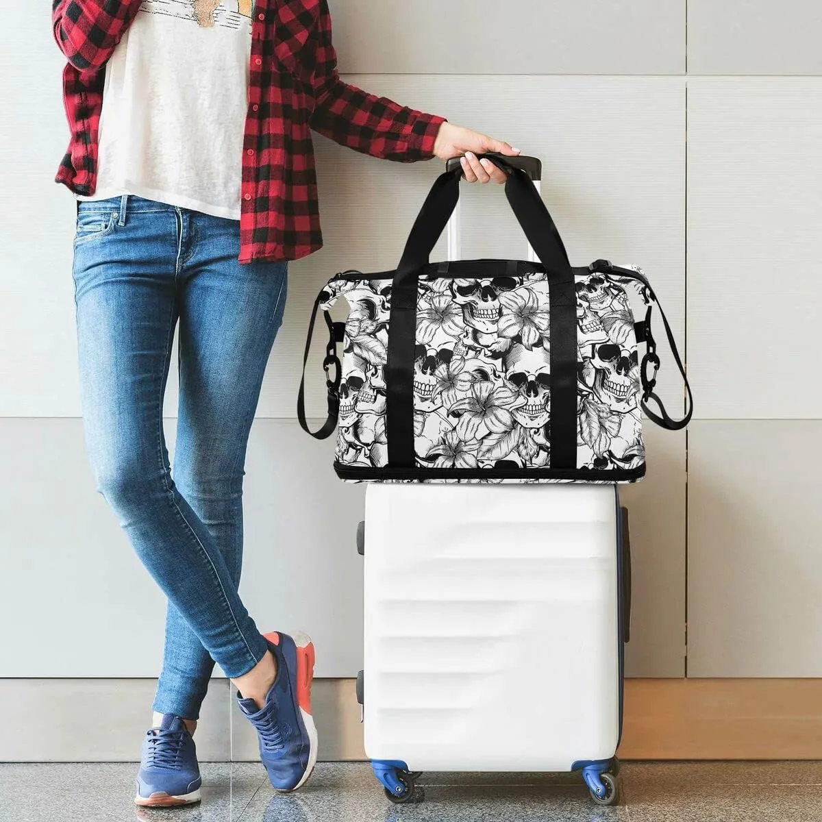 Travel Duffel Tote Bag Goth Skull White Sports Duffel Bag with Wet Pocket Weekender Overnight Bag for Women Men Gym Bag, Carry On Bag Hospital Bag for Labor and Delivery