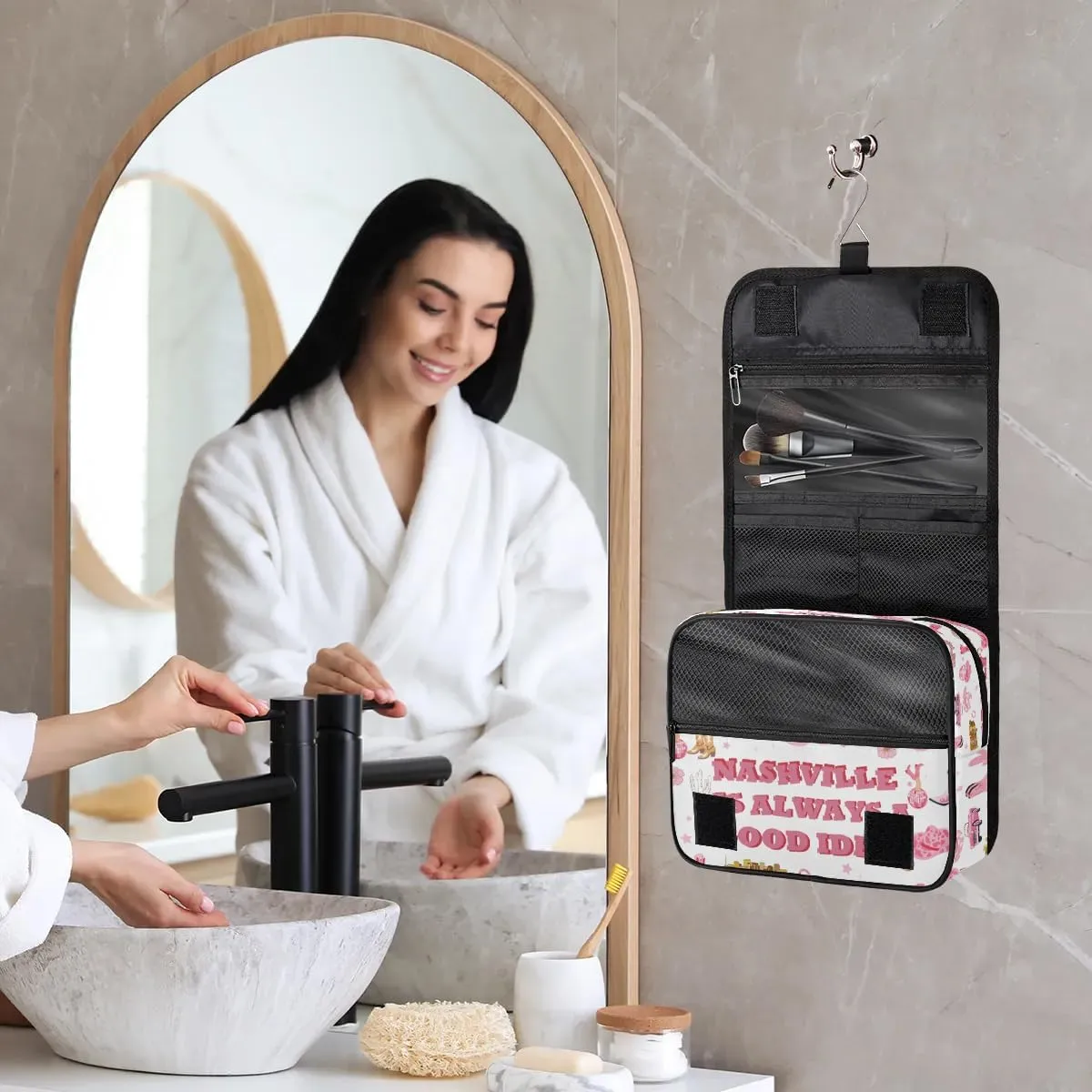 Travel Toiletry Bag for Women Girls with Hanging Hook Pink Retro Western Cactus Cowgirl Pattern Makeup Cosmetic Bag Organizer Travel Bag for Toiletries Essentials Accessories, Large Size