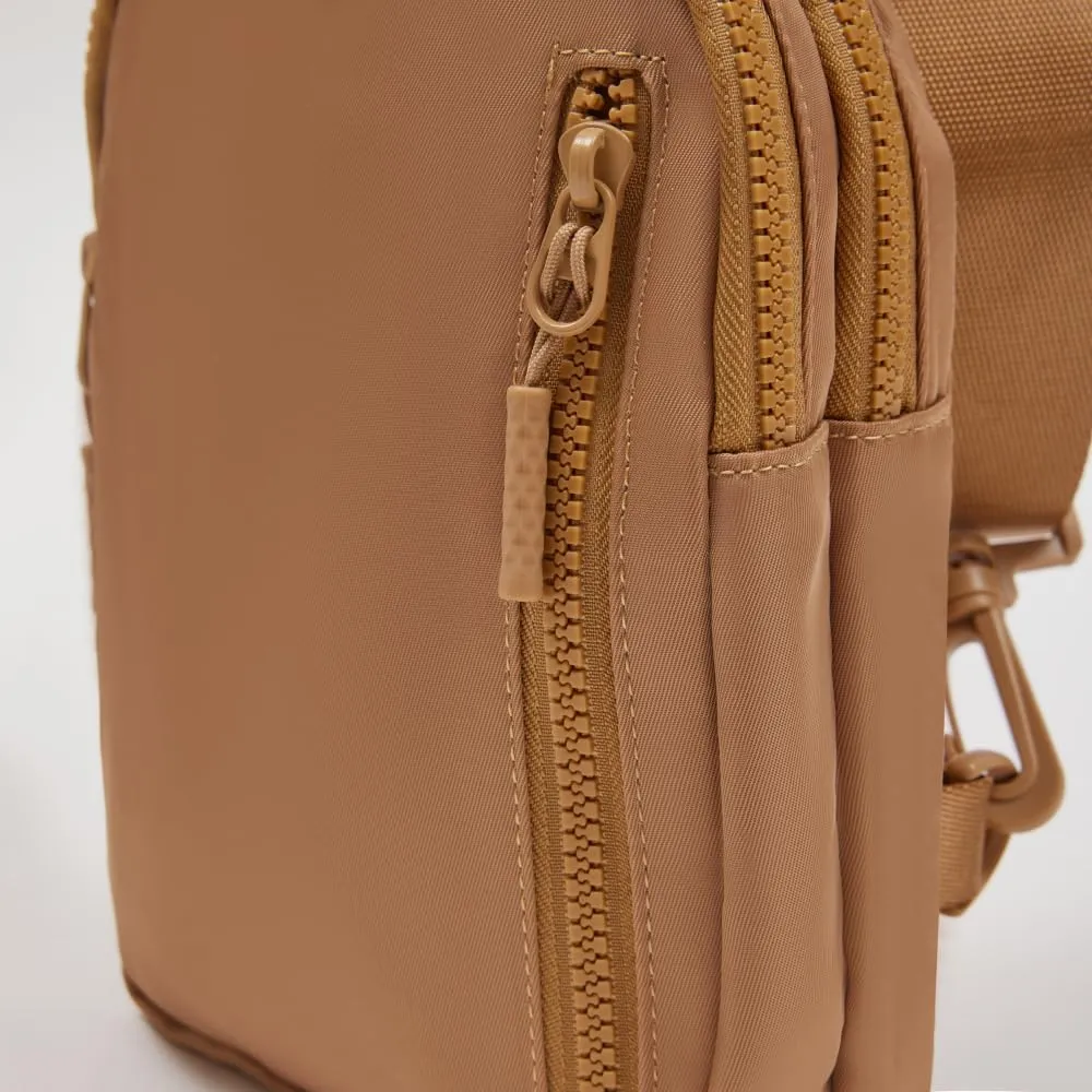 VAKAER Small Crossbody Bag Purse Women‘s Sling Bag Daypack Backpack with Convertible Adjustable Strap for Travel Hiking (Camel)