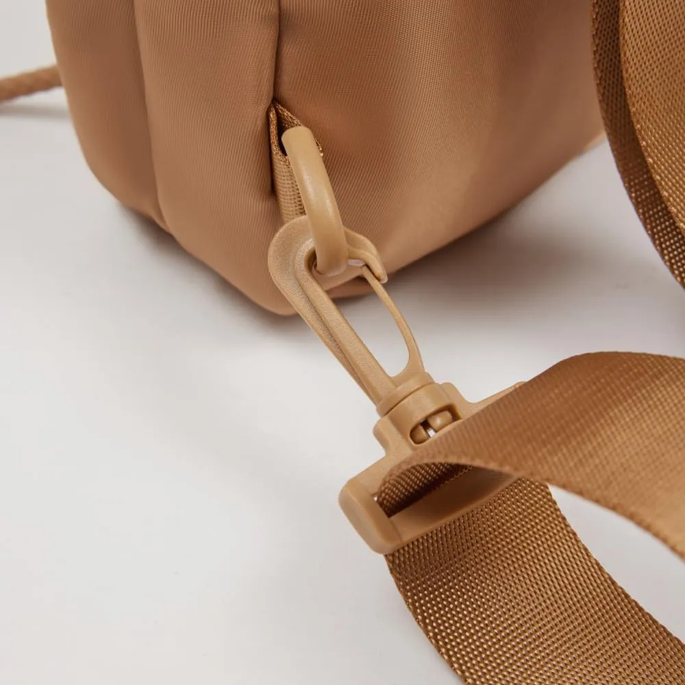 VAKAER Small Crossbody Bag Purse Women‘s Sling Bag Daypack Backpack with Convertible Adjustable Strap for Travel Hiking (Camel)