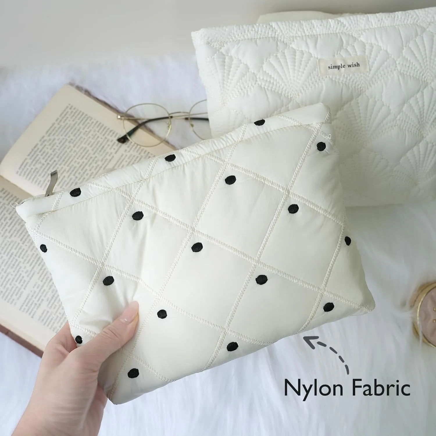 White Makeup Bag Small Nylon Cotton Quilted Cosmetic Makeup Bag Organizer, Aesthetic Floral Waterproof Portable Pouch Purse Toiletry Bag for Women Girls Travel accessories (Polka dots Square-L)