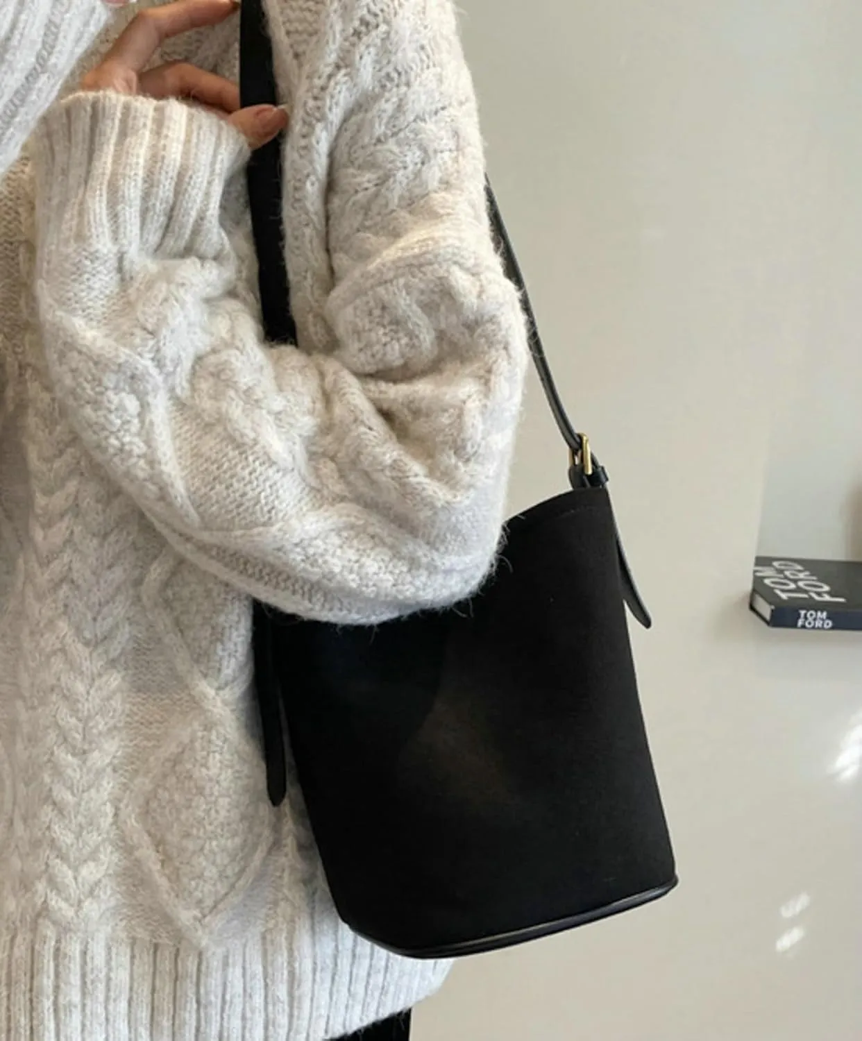 Women Suede Bucket Bag 2025 Fall Bags Trendy Brown Tote Vintage Shoulder Handbag with Pouch Work Purses