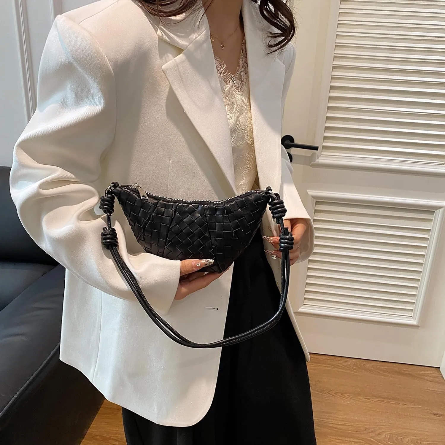 Woven Small Crescent Purse Small Crossbody Bags Mini Crescent Crossbody Bags for Women Woven Croissant Phone Purse